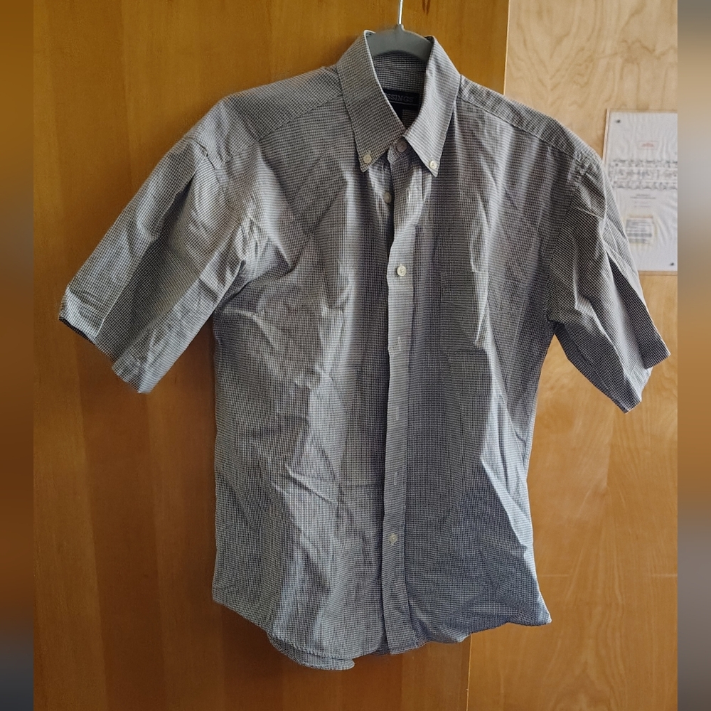 Men's Grey Checkered Crossings Short Sleeve Dress Shirt